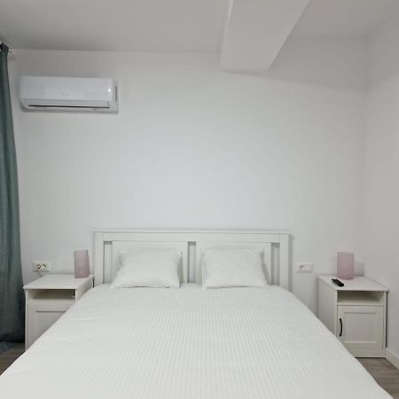 Catedral Apartment Bucarest Esterno foto