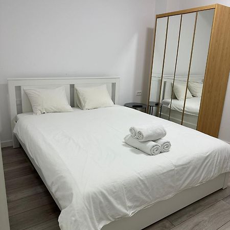 Catedral Apartment Bucarest Esterno foto