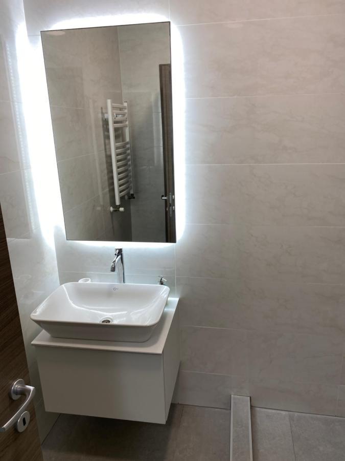 Catedral Apartment Bucarest Esterno foto