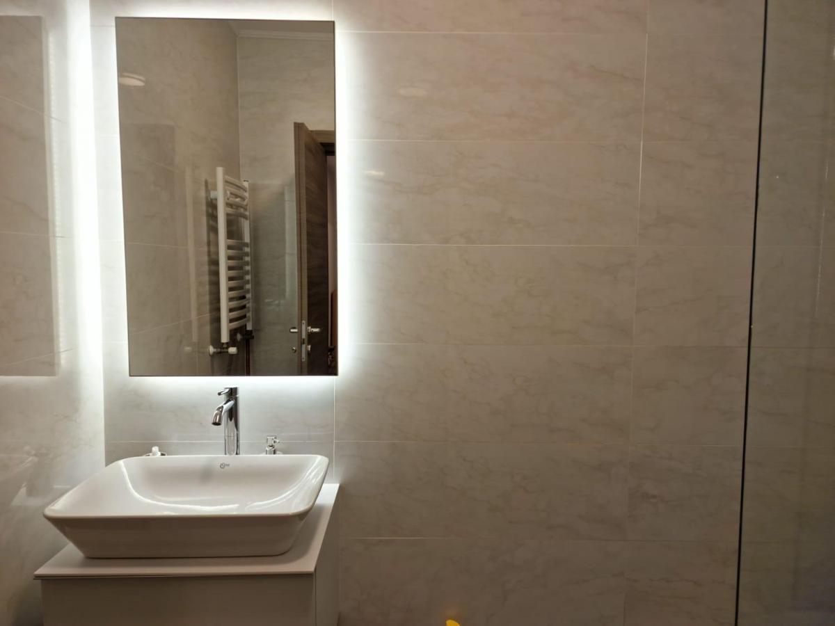 Catedral Apartment Bucarest Esterno foto