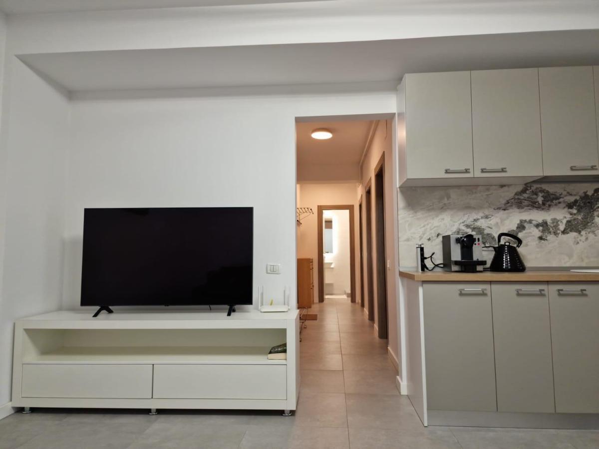 Catedral Apartment Bucarest Esterno foto