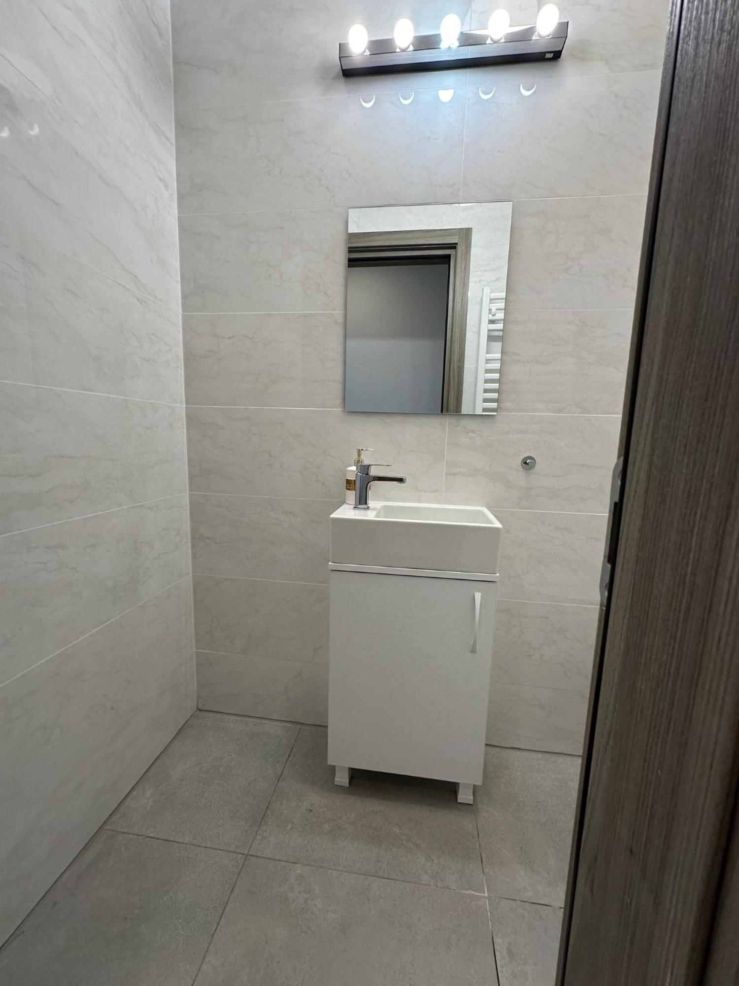 Catedral Apartment Bucarest Esterno foto