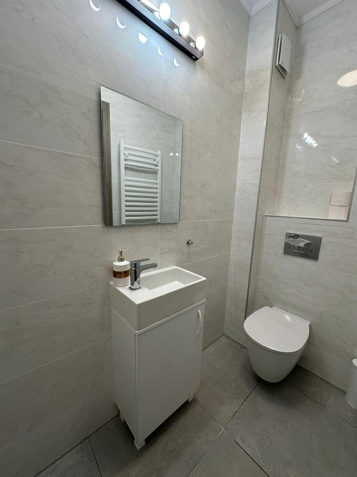 Catedral Apartment Bucarest Esterno foto