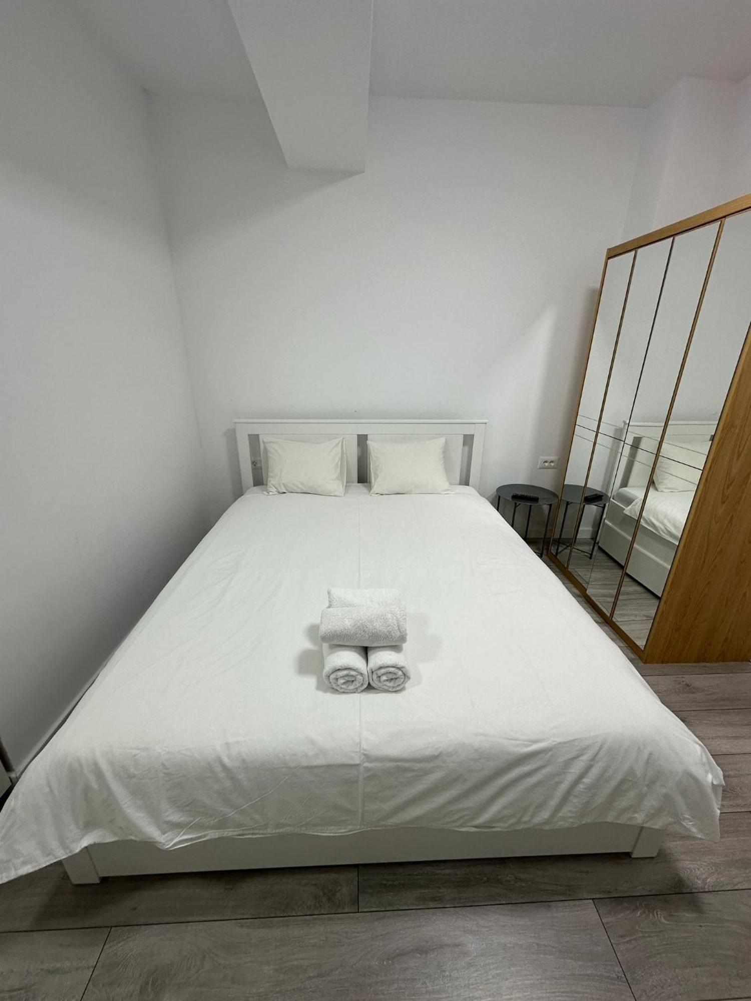 Catedral Apartment Bucarest Esterno foto